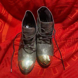 Dollhouse, Size 8.5, Khaki Green Boot with a gold toe tip